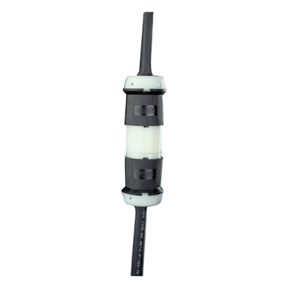 Conector Industrial con Bloqueo de Media Vuelta / 20 A 250 V CA / 2 Polos 3 Hilos / Color Blanco y Negro / Nema L6-20R.