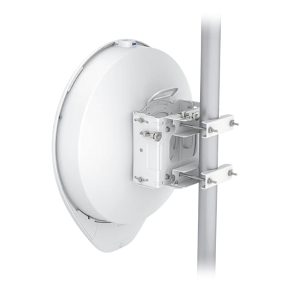 airFiber 60 XG Radio PtP 60 GHz (57–66 GHz) con Radio de Respaldo de 5 GHz, Para una Distancia de Hasta 4 km con Soporte SFP+