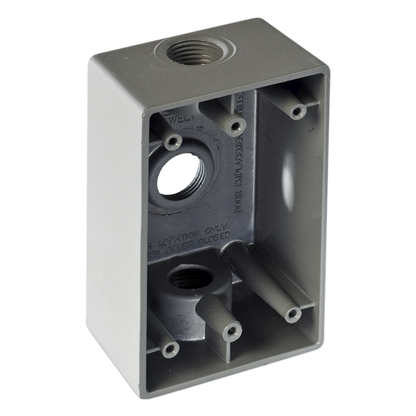 Caja Condulet FS de 1" (25.4 mm ) con tres bocas una arriba y una atrás a prueba de intemperie.