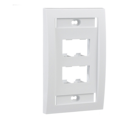 Placa de Pared Vertical Ejecutiva, Salida Para 4 Puertos Mini-Com, Con Espacios Para Etiquetas, Color Blanco