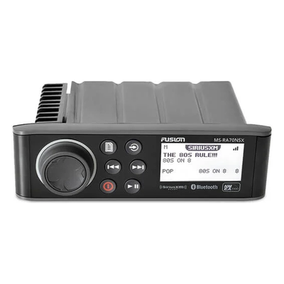 Sistema de Audio Marino MS-RA70 / Pantalla LCD Monocroma 2.6" / Tecnología Multi-Zone™️ 2 Zonas / Potencia Pico 200 W / Bluetooth® y ANT®