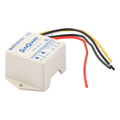Controlador de Carga Solar PWM SunGuard 4.5 A / 12 VCC / Compensación de Temperatura / 100% Estado Sólido / -40°C a +85°C
