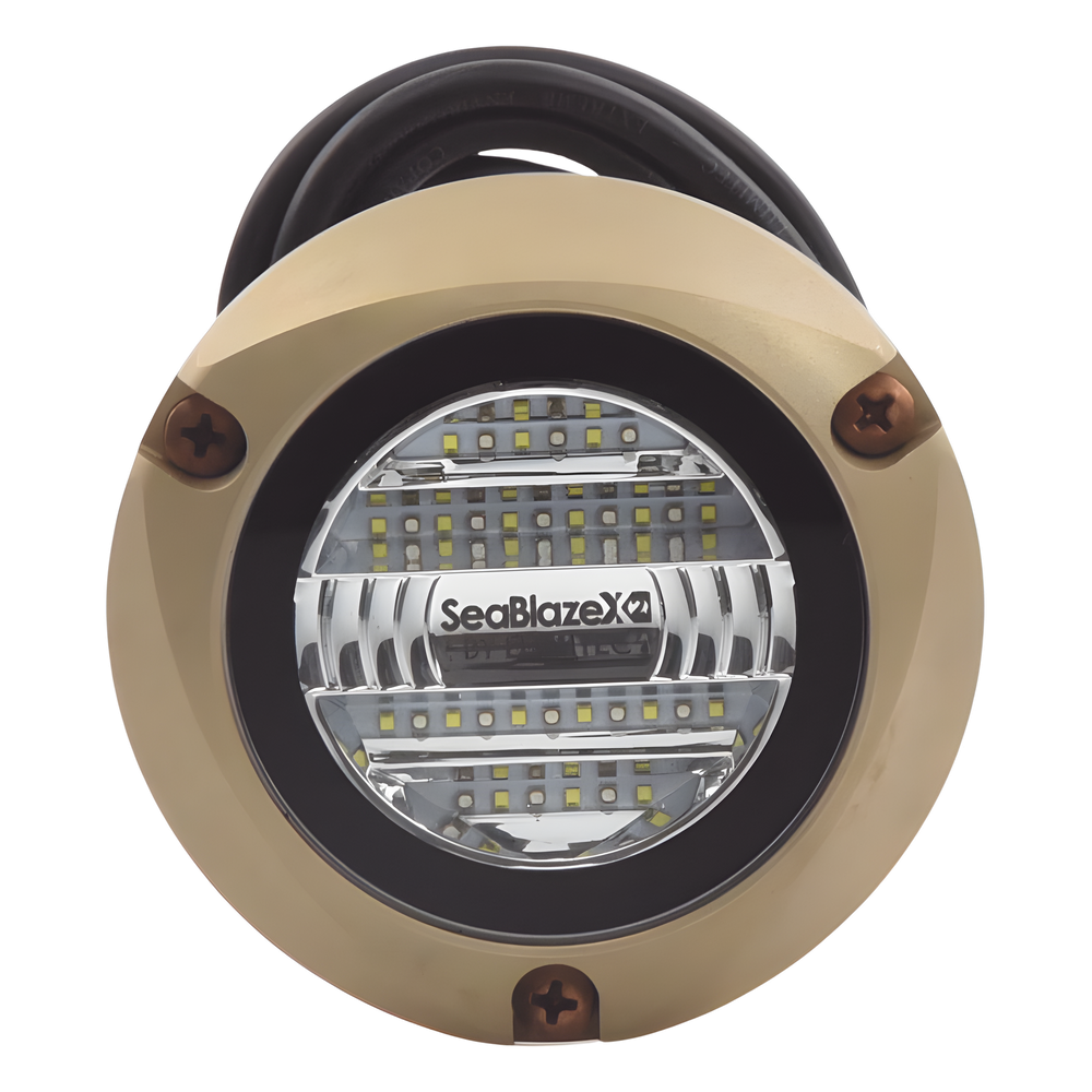 Luz led marina sumergible SeaBlaze X2, emite luz de color blanco y azul de 6000 lúmenes, fabricada en bronce naval con grado de protección IP68