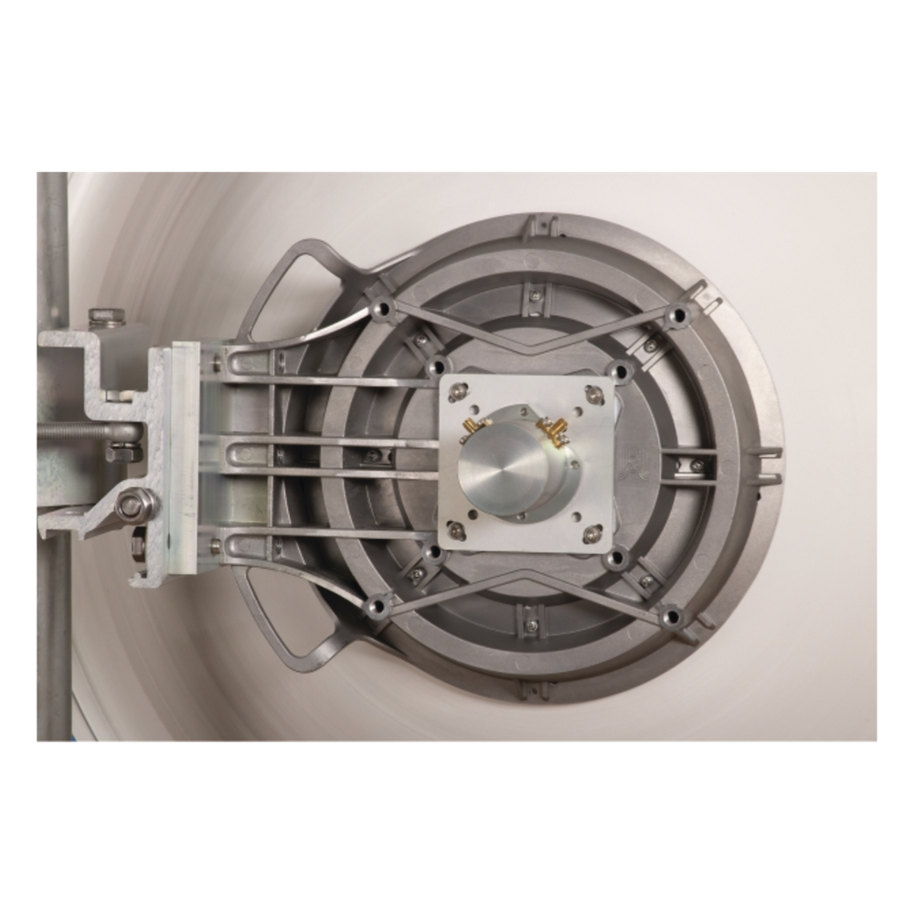 Antena Direccional de Alto Rendimiento / 30.5 ± 1 dBi / 2 ft / 5.9-7.125 GHz / Conectores RP-SMA / Alto Aislamiento al Ruido / Fácil Montaje y