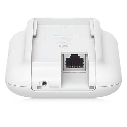 Access Point UniFi UK Ultra Navaja Suiza WiFi 5, MU-MIMO 2x2, instalación flexible, antena sectorial integrada, (2) conectores RP-SMA para antenas