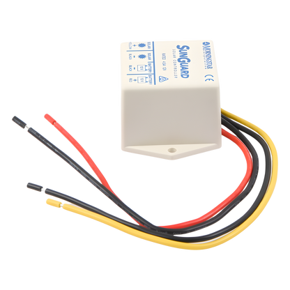 Controlador de Carga Solar PWM SunGuard 4.5 A / 12 VCC / Compensación de Temperatura / 100% Estado Sólido / -40°C a +85°C