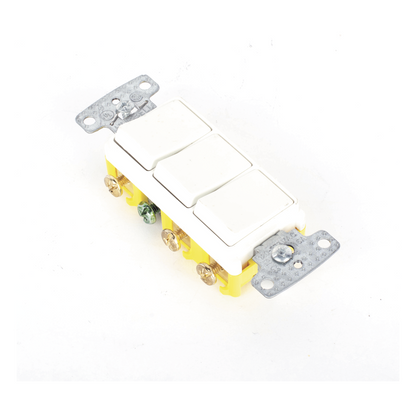 Interruptor Residencial 15 A 120 V, con 3 Bases Unipolares, Cableado lateral, Color Blanco.