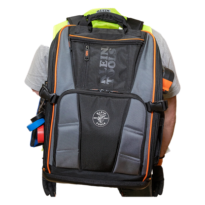 Mochila Profesional para Herramientas / 27 Bolsillos / Acceso Rápido y Estación de Trabajo / Base Moldeada Ancha / Interior Naranja / USB-C / Soporte
