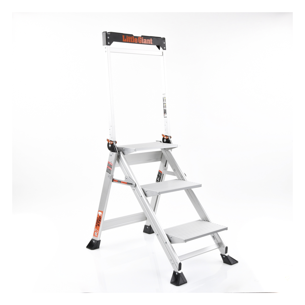 Escalera de Tijera con Punto de Apoyo Anti-caídas de 0.67 m (Nivel de Pie), con Peldaños JUMBO, (SKU 11903).