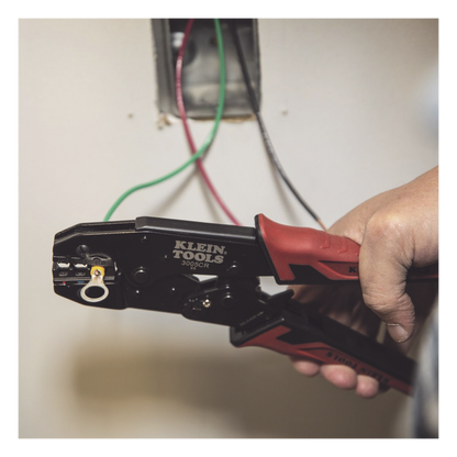 Pinza Ponchadora para Terminales con Aislamiento en Cable de Cobre Sólido y Trenzado de 10-22 AWG.