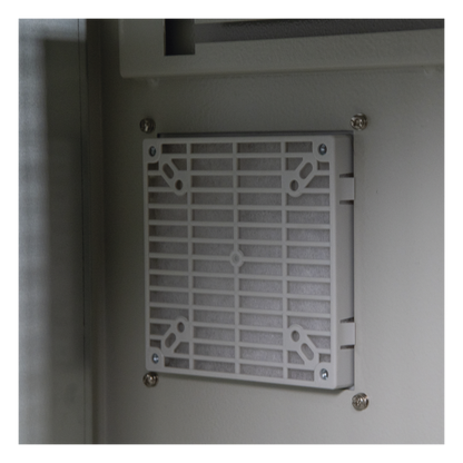 Gabinete Ventilado de Acero IP55 Uso en Exterior (593 x 609 x 399 mm) con Placa Trasera Interior Metálica y Compuerta Inferior Atornillable. Incluye