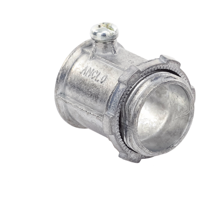 Conector de 3/4" para Tubo Pared Delgada con Tornillos Opresores.