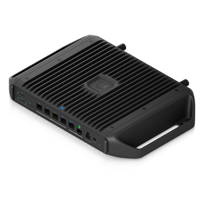 Cloud Gateway Industrial Rugerizado sin Ventilador con Puertos 10 GbE, 350W de Potencia Total para Despliegues PoE de Alta Densidad, Enrutamiento