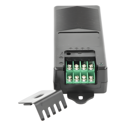 Fuente de Poder de 4 Salidas de 11 - 15 Vcc / 5 Amper / Voltaje de Entrada 110- 240 Vac / Fusible Termico PTC Integrado para Protección / Salida de