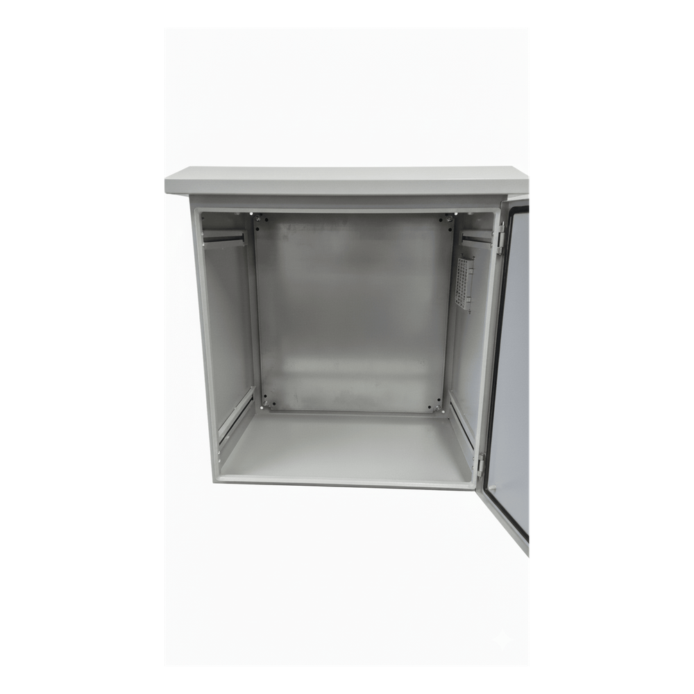 Gabinete Ventilado de Acero IP55 Uso en Exterior (593 x 609 x 399 mm) con Placa Trasera Interior Metálica y Compuerta Inferior Atornillable. Incluye