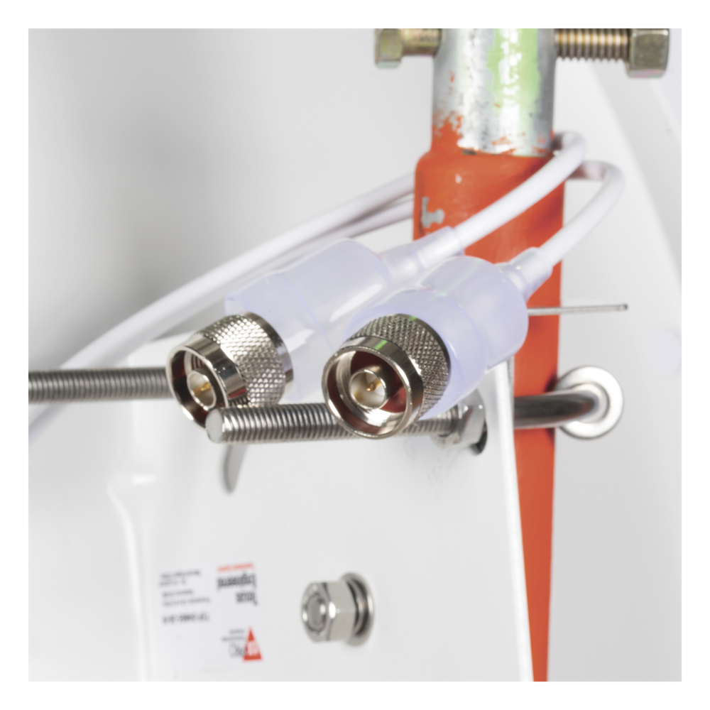 Antena Direccional con Frecuencia Extendida / 4.8 - 6.5 GHz / 28 dBi / Jumper incluido con conector N-Macho / Polaridad en 90º y 45º / Montaje