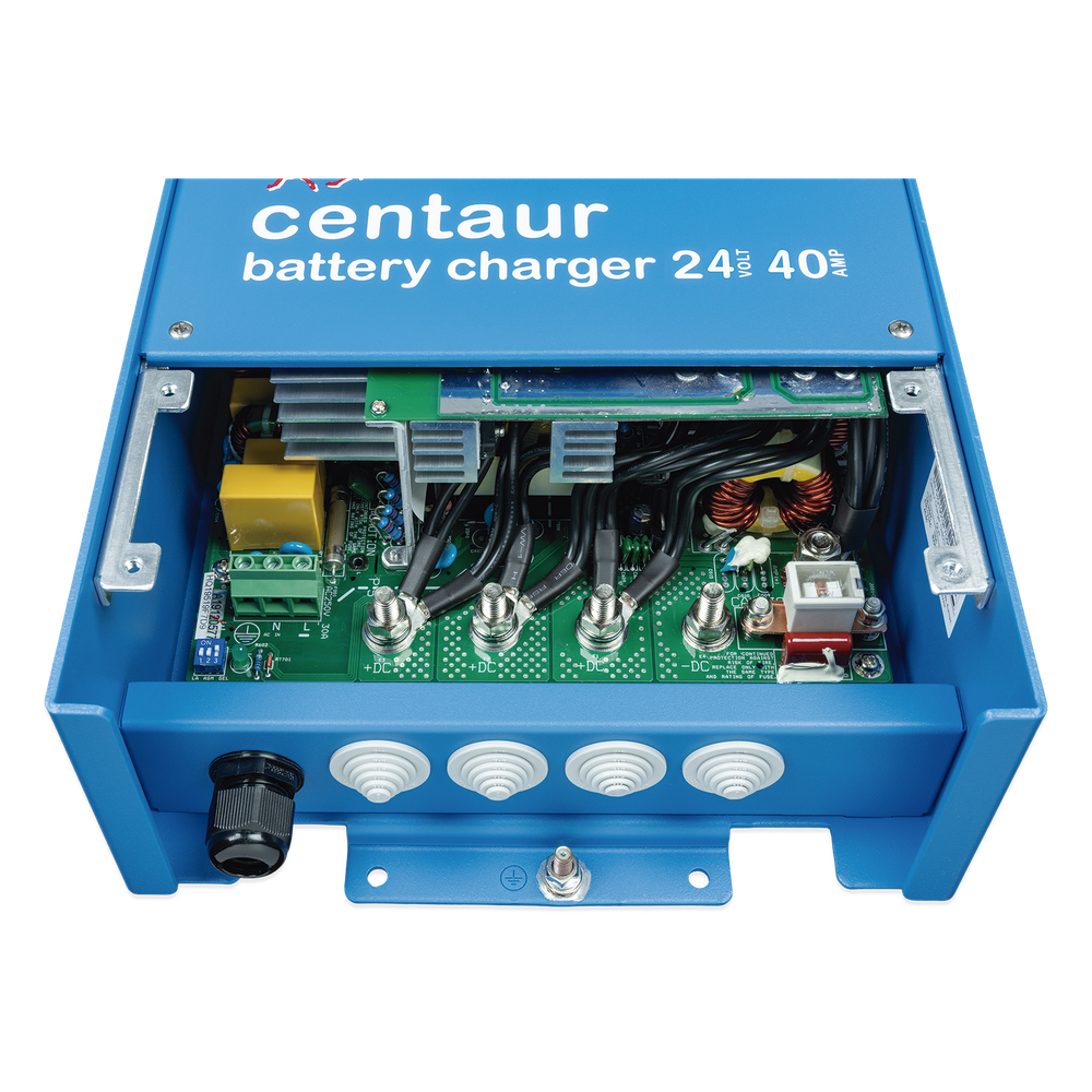 Centaur 24/40 / Cargador de Baterías 24V, 40A / Para Ambientes Marinos y Terrestres. / Bancos de 160 a 400 Ah