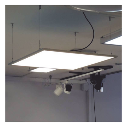 Panel LED / Luz Blanca 6 500 K / Empotrado o Suspendido / 59.5 x 59.5 cm / 40 W / 127 Vca~60Hz / Vida Útil de 50,000 horas / Ángulo de Luz de 140°