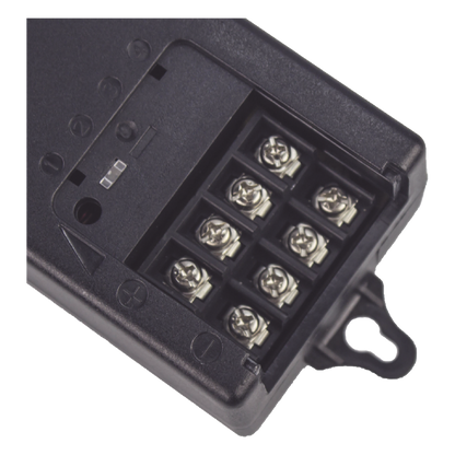 Fuente de Poder de 12 Vcc @ 5A / 4 Cámaras / FILTRO DE RUIDO ESPECIAL PARA CAMARAS 4K / Fusible Reseteable Inter Construido PTC / Protección Contra
