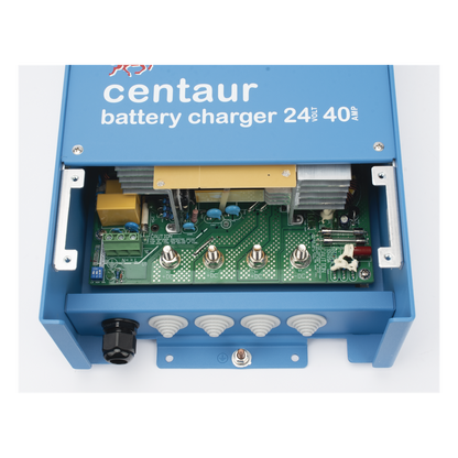 Centaur 24/40 / Cargador de Baterías 24V, 40A / Para Ambientes Marinos y Terrestres. / Bancos de 160 a 400 Ah