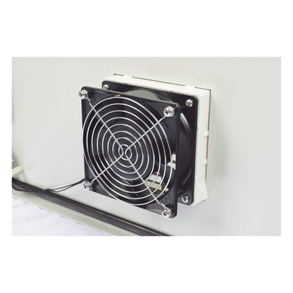 Gabinete Ventilado de Acero IP55 Uso en Exterior (600 x 800 x 300 mm) con Placa Trasera Interior Metálica y Compuerta Inferior Atornillable. Incluye