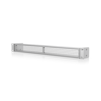 UACC Rack Mount Panel Vented 1U – Panel Ventilado de 1U para Rack, Ideal para Cubrir Espacios No Utilizados y Mantener un Aspecto Limpio y Ordenado