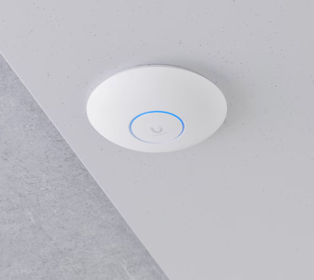 Access Point UniFi WiFi 7 Pro / Soporta 6 GHz / para Interior en Techo o Pared / 6 streams / MU-MIMO 2x2 en cada banda (2.4/5/6 GHz) / Multi-Link